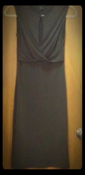 Moda International Dresses & Skirts - Beautiful shape fitting dress.